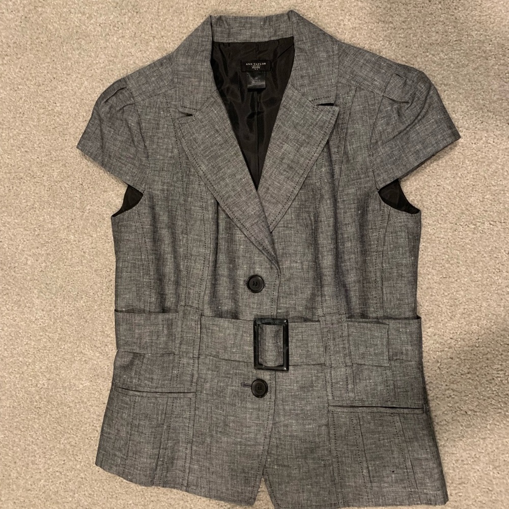 Anne Taylor gray structured button down top